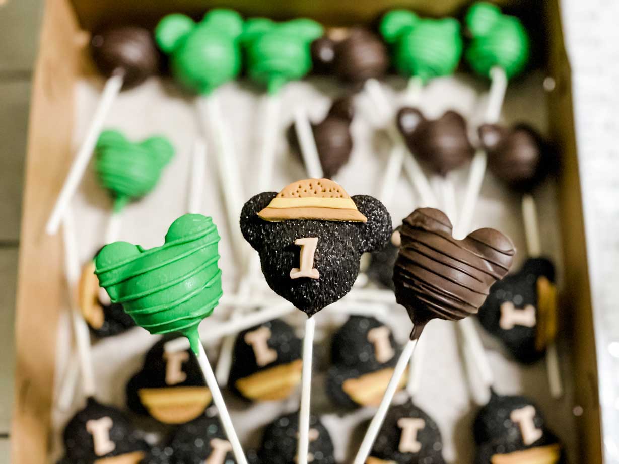 Custom treats and dessert favors